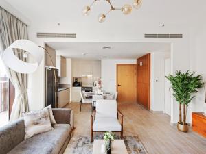 Luxury Elegance 2BDR In Sunset-Creek Beach- 03