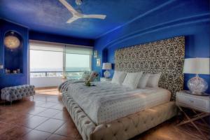 The Grand Bayview 5-Level Luxury Villa