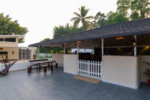 Alaya Stays Twisted Tree Suite 1-Room With Sit Out & Shared Pool