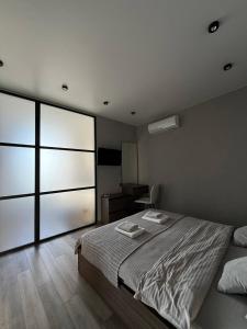 Board apart hotel