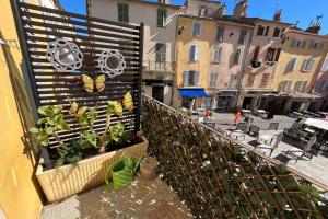 "LA PIOL" apartment in the heart of Hyères