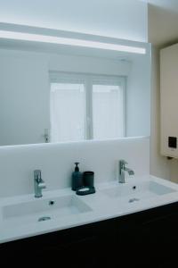 La Roseraie - Comfortable 4 bedroom apartment for 6