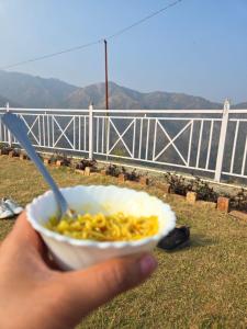 Apna Adda Homestay-3BR Mountain View by Homeyhuts