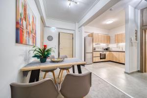 A45 Renovated 2026 Koukaki Gem Near EMST & Metro