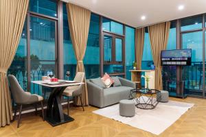 Fusion WestLake - Natural Light - Balcony Apartments