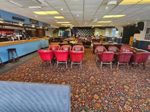 Watersmeet - 85 Park Avenue Holiday Village