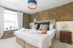 1 The Old Corn Store