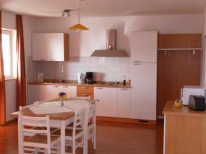 Apartment in Barbat - Insel Rab 33077