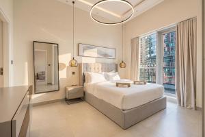 Spacious Central Marina Home