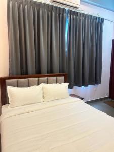 Asoka White Town Homestay