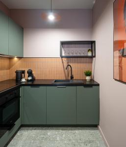 Comfy Modern Apart in Old Town Parking ProperUNIT