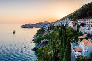 Luxury Villa Dubrovnik Palace near Old Town with pool