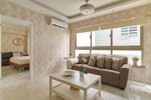 ®{The~Centric~Hub} @Downtown SD PoolGymOffice