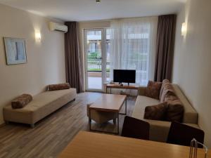 Apartment B022 with a large terrace and direct access to the sea
