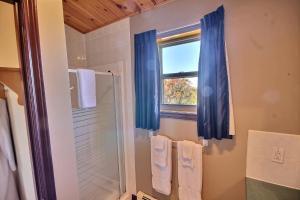 Cavendish Bosom Buddies Cottage Resort