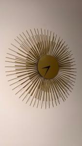 Modern 2-Bed Apartment - 2-Min Walk to Bromley-by-Bow Station - Fast Central London Access