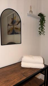 Modern 2-Bed Apartment - 2-Min Walk to Bromley-by-Bow Station - Fast Central London Access