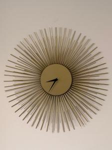 Modern 2-Bed Apartment - 2-Min Walk to Bromley-by-Bow Station - Fast Central London Access