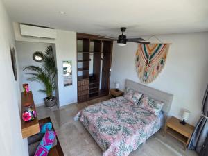 Stunning New Apartment, steps from the beach