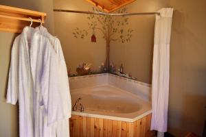 Cavendish Bosom Buddies Cottage Resort