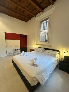 Sotto le Torri by Edera Rooms
