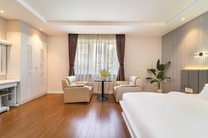 Golden Suites Saigon