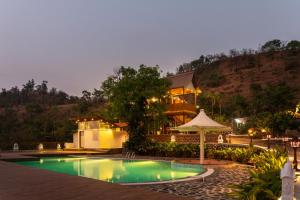 SaffronStays Love Nest