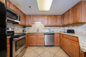 Phoenix IV 4113 condo