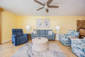 Phoenix IV 4113 condo