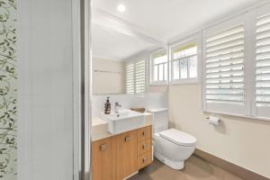 Modern Twist and Old World Charm - 3Bed-2Bath-2Car