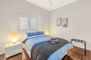 Modern Twist and Old World Charm - 3Bed-2Bath-2Car