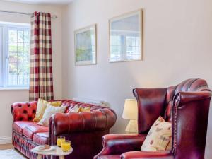 3 Bed in Stepaside oc-fb047
