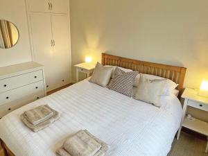 1 Bed in Tenby oc-89847