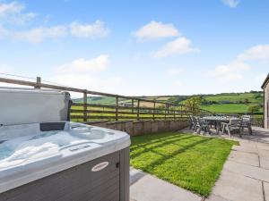 4 Bed in Kidwelly oc-cwrty