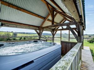 2 Bed in Narberth oc-72864