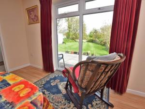 3 Bed in Swansea oc-72846