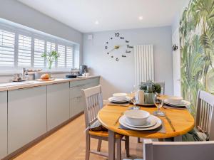 2 Bed in Swansea oc-95129