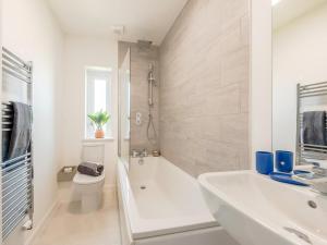 2 Bed in Haverfordwest oc-92137