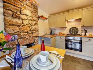 1 Bed in Caernarfon oc-93802