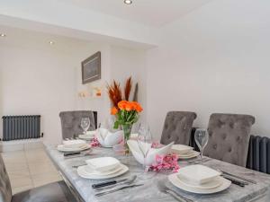 4 Bed in Conwy oc-86040