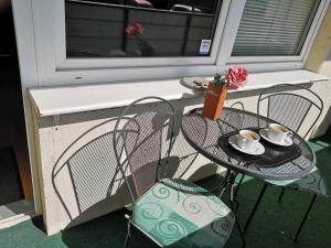 Large apartment with private entrance, balconies, sauna