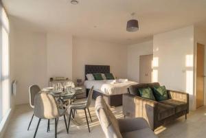 Modern Studio Apartment in Salford Great Views