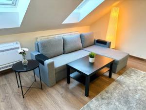 Modern Attic Apt in Old Town | TV | Washer & Dryer