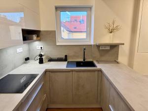 Modern Attic Apt in Old Town | TV | Washer & Dryer