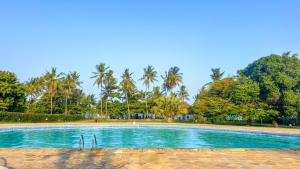 The Chillspot 2 with Beachfront, AC, Restaurant and Gym