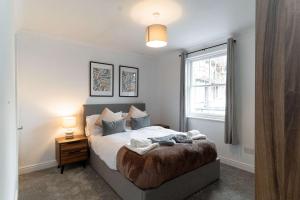 Bright 1 Bed Seaside Apartment - Harbour Views