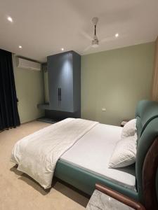 Oro Aurelia Luxe Staycation Villa Near BLR