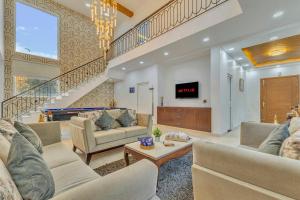 Alaya Stays Ratikara Ullaas 2-BHK with Private Pool, Lounge Space, Pool table & Lawn
