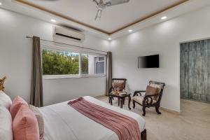 Alaya Stays Ratikara Ullaas 2-BHK with Private Pool, Lounge Space, Pool table & Lawn
