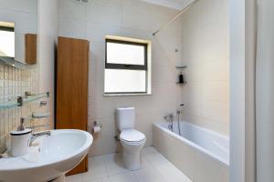 St Julians 2BDR Flat with Seaview by PMI Malta